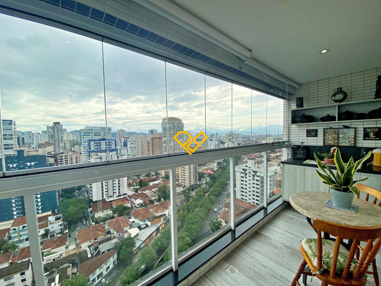 Apartamento à venda no Embaré: Varanda