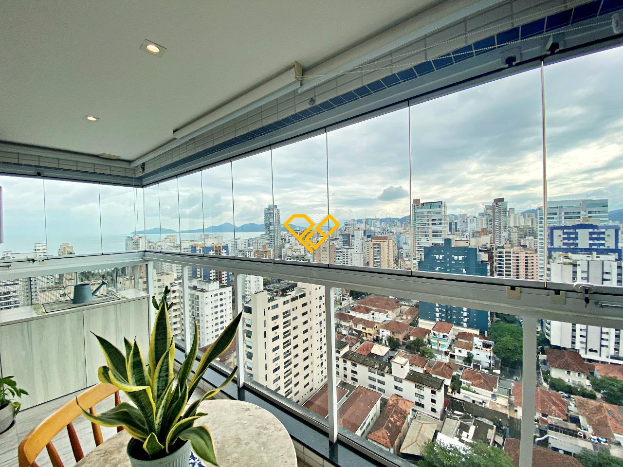 Apartamento à venda no Embaré: Varanda