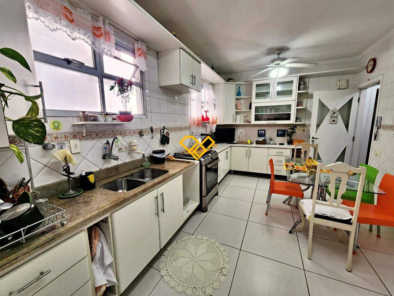 Apartamento à venda no Ponta da Praia: Cozinha