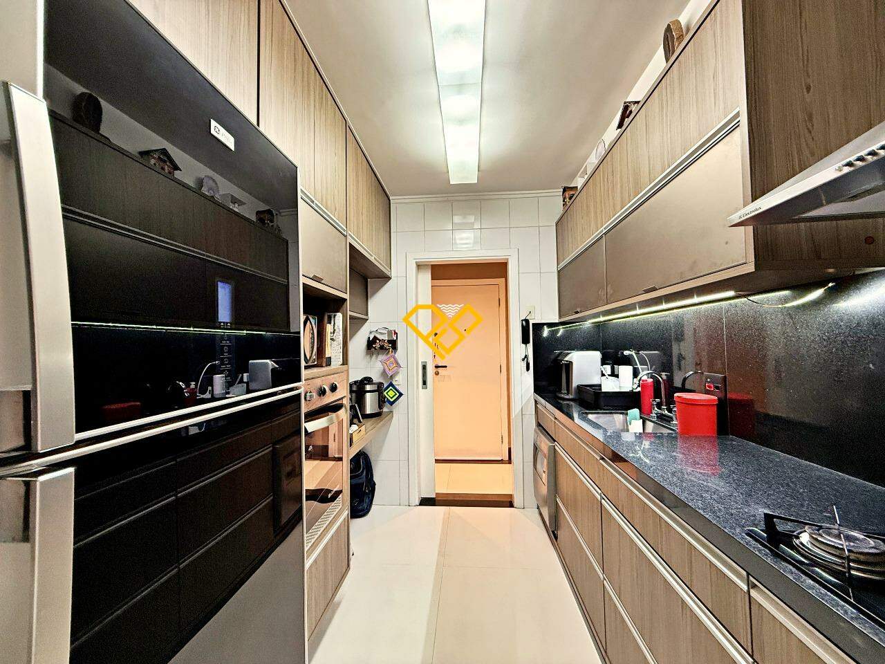 Apartamento à venda no Ponta da Praia: Cozinha