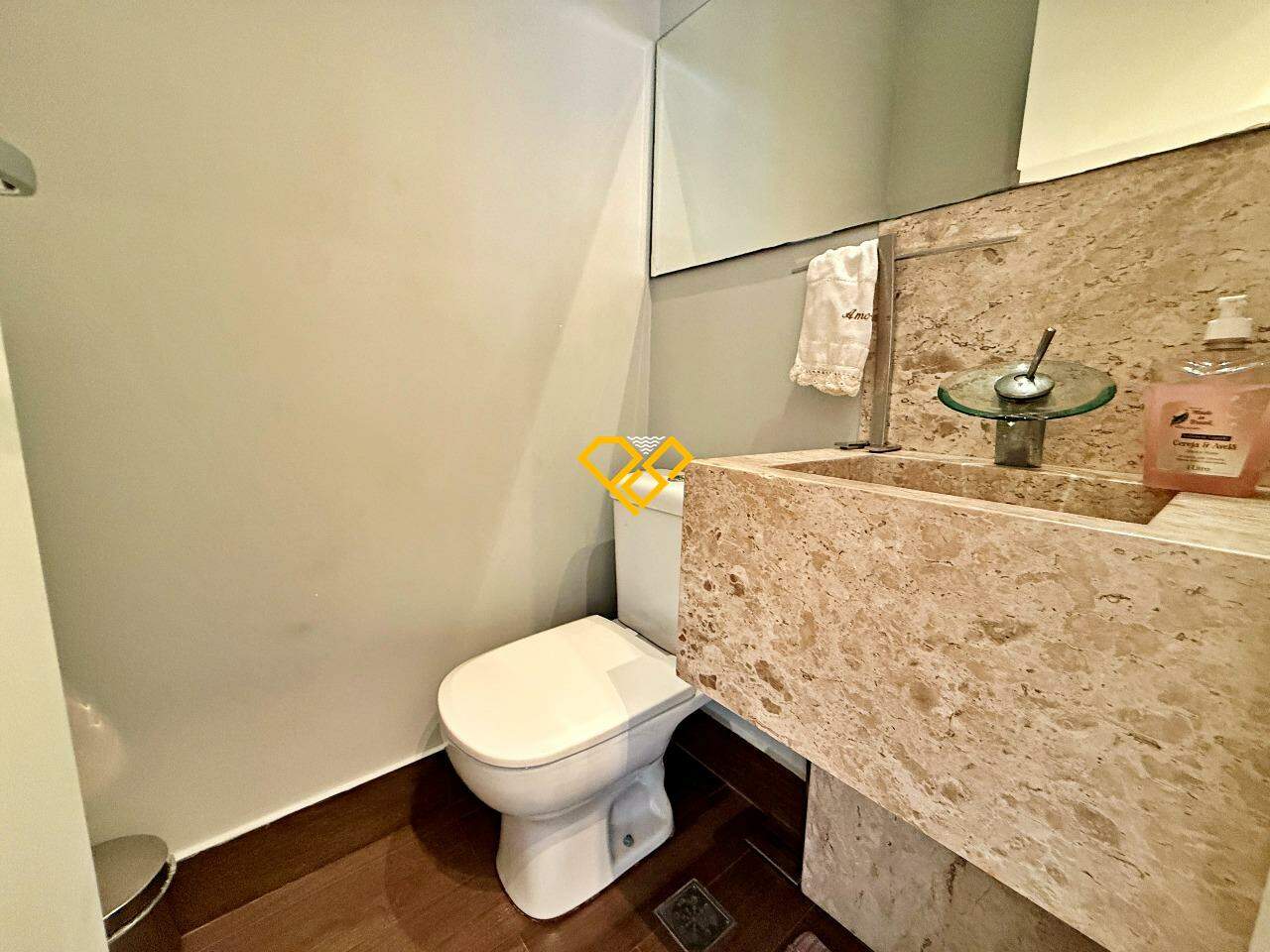 Apartamento à venda no Ponta da Praia: Lavabo