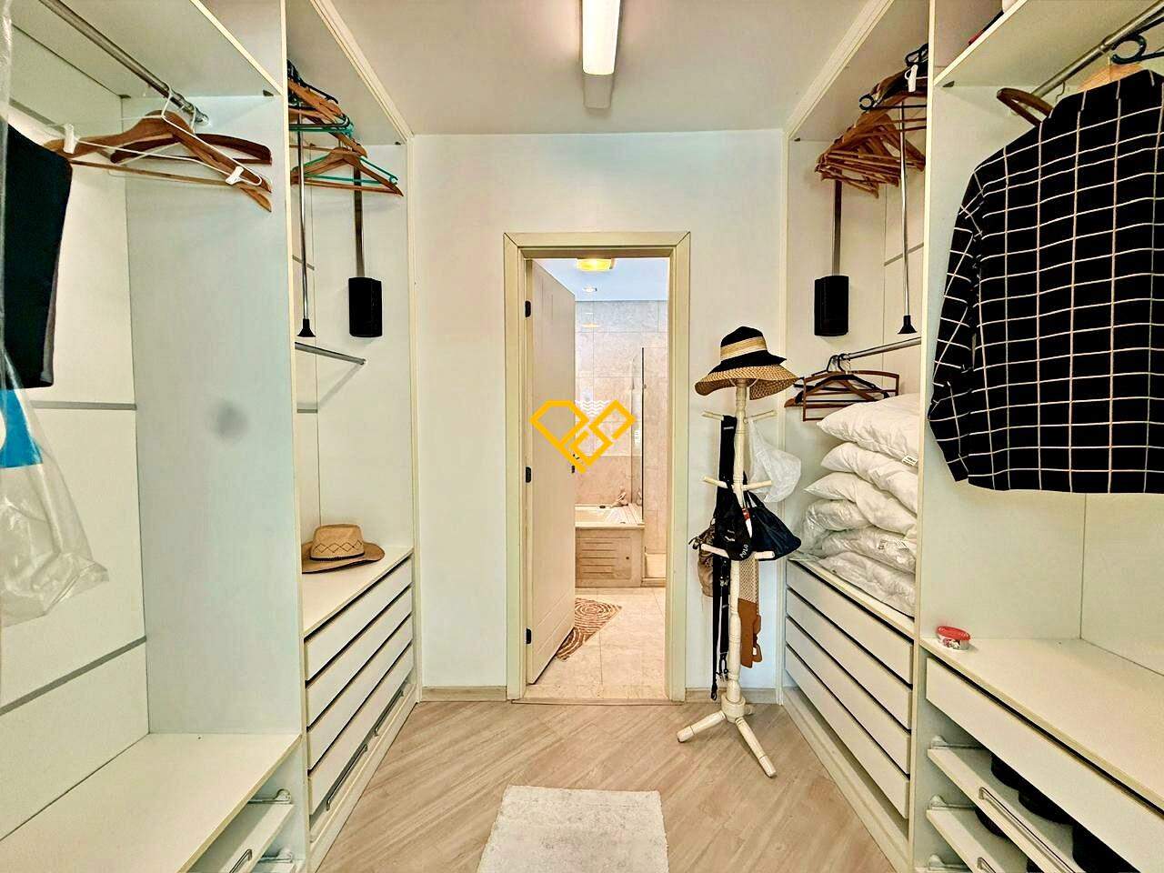 Casa à venda no Campo Grande: Dormitório 1 - suíte - closet