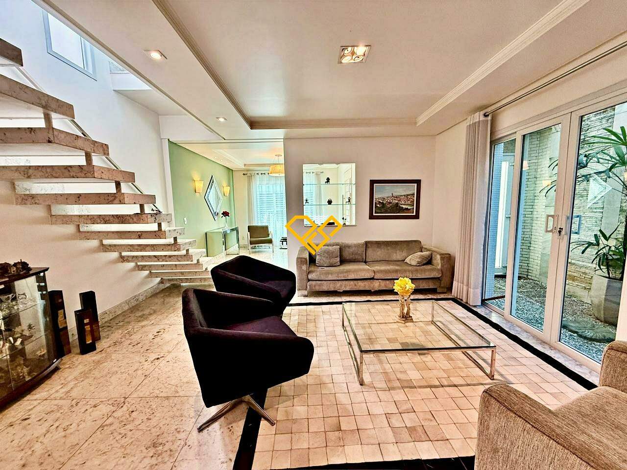Casa à venda no Campo Grande: Sala 1° piso