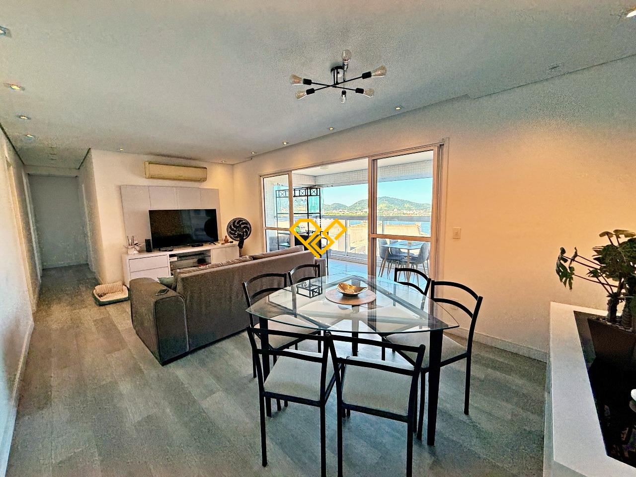 Apartamento à venda no Ponta da Praia: Sala