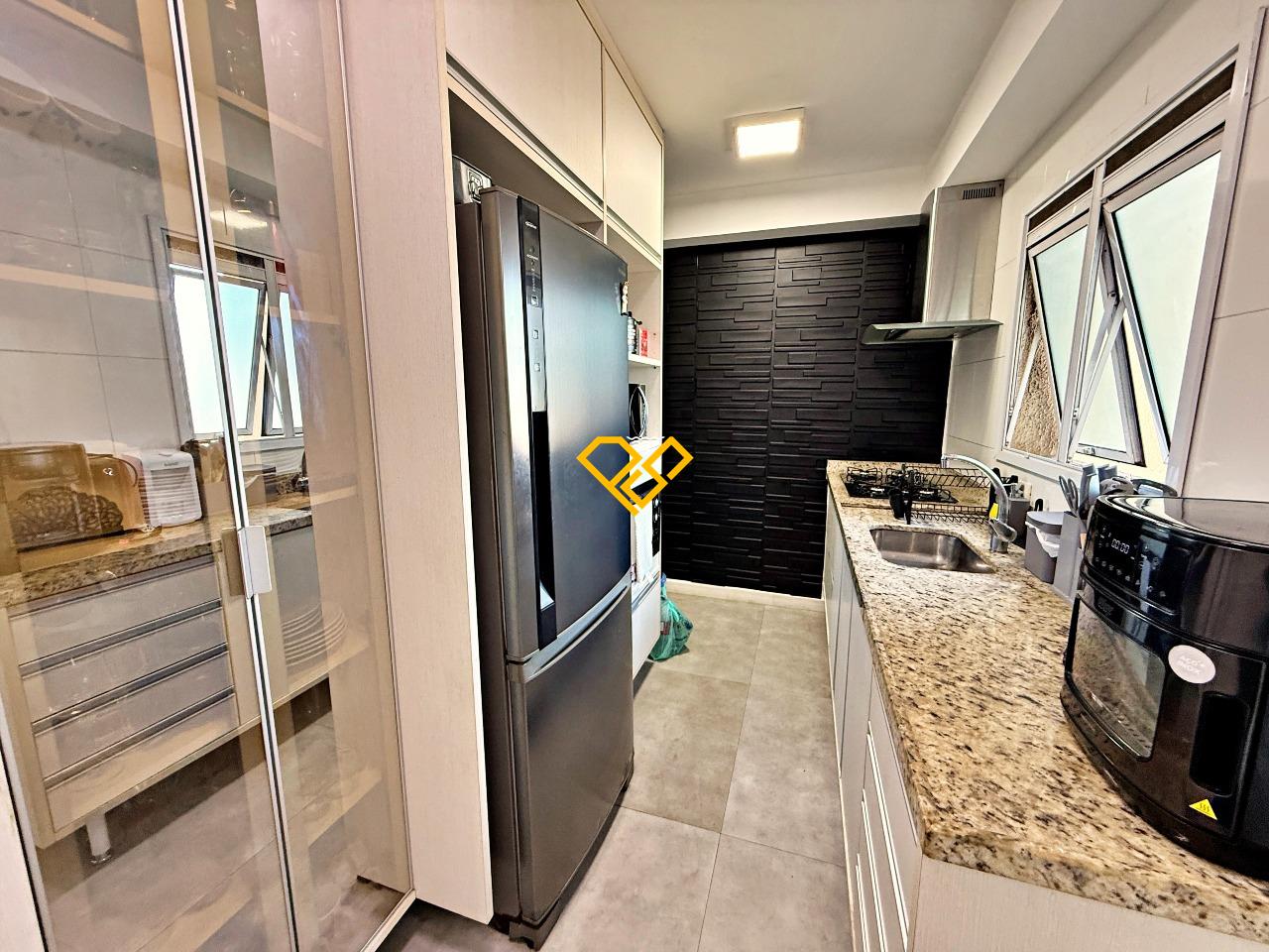 Apartamento à venda no Ponta da Praia: Cozinha