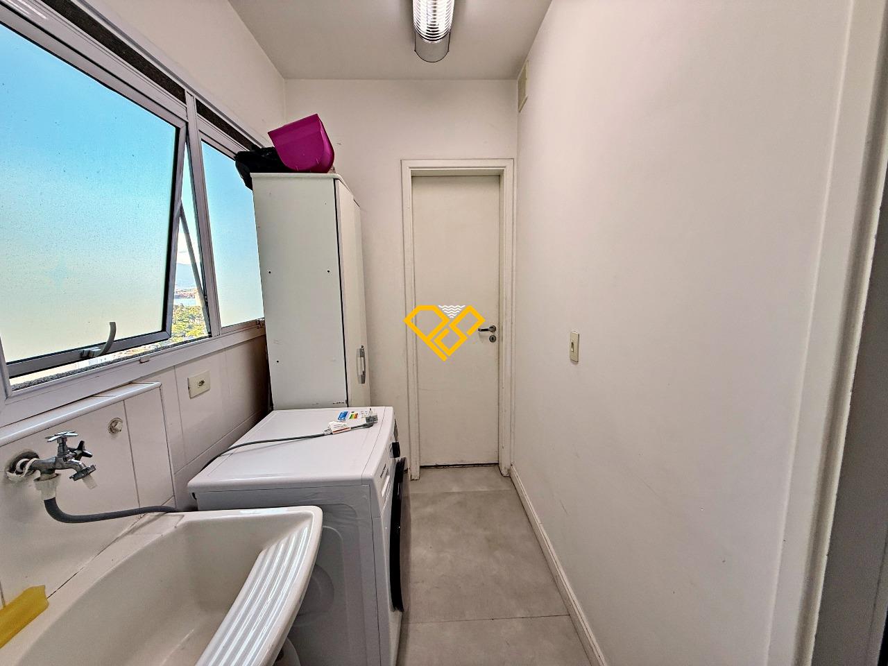 Apartamento à venda no Ponta da Praia: Área de serviço