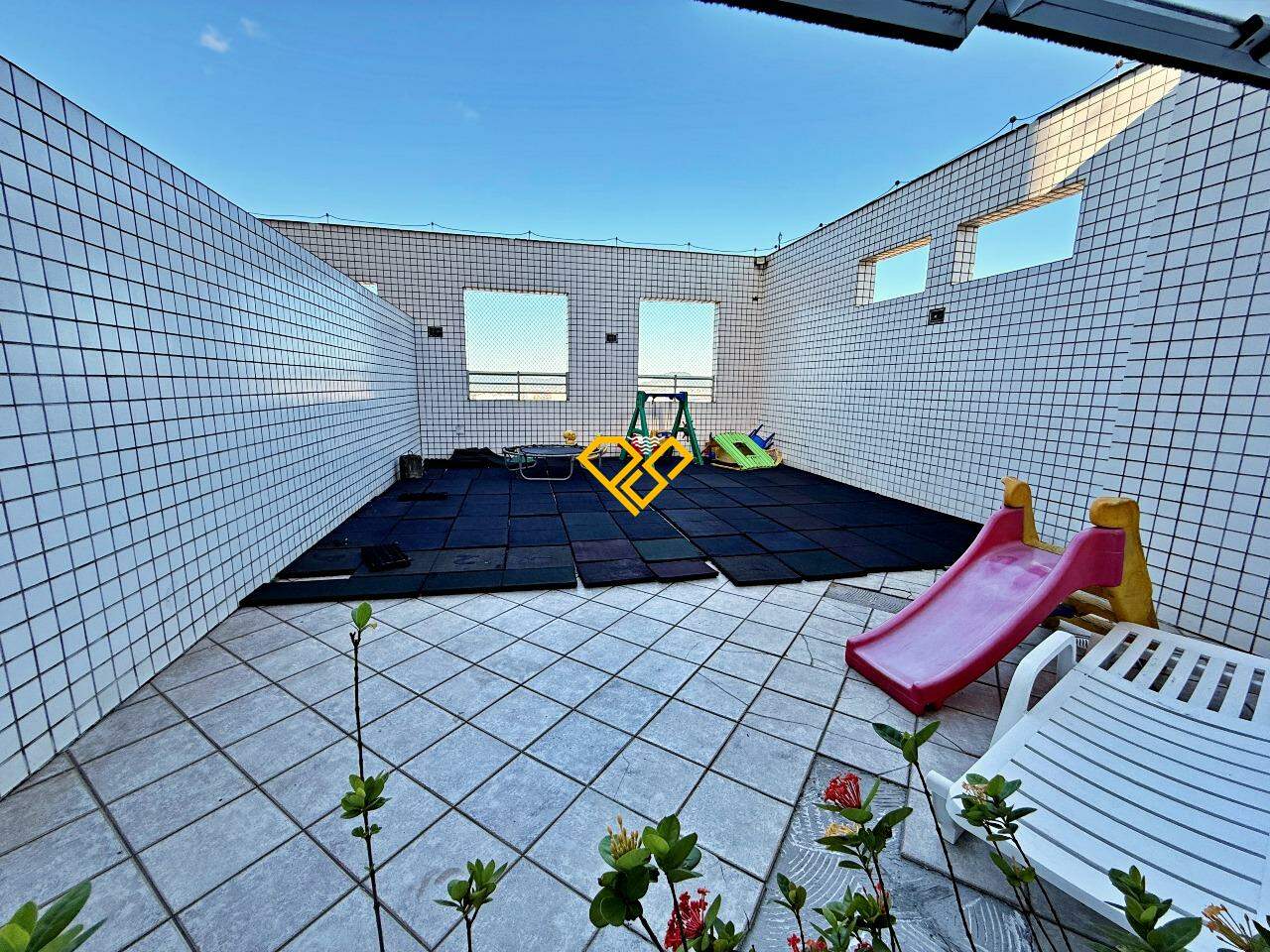 Apartamento à venda no Encruzilhada: Lazer - playground