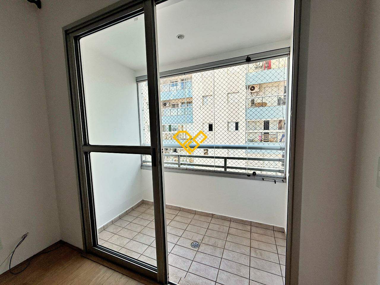 Apartamento à venda no Encruzilhada: Varanda