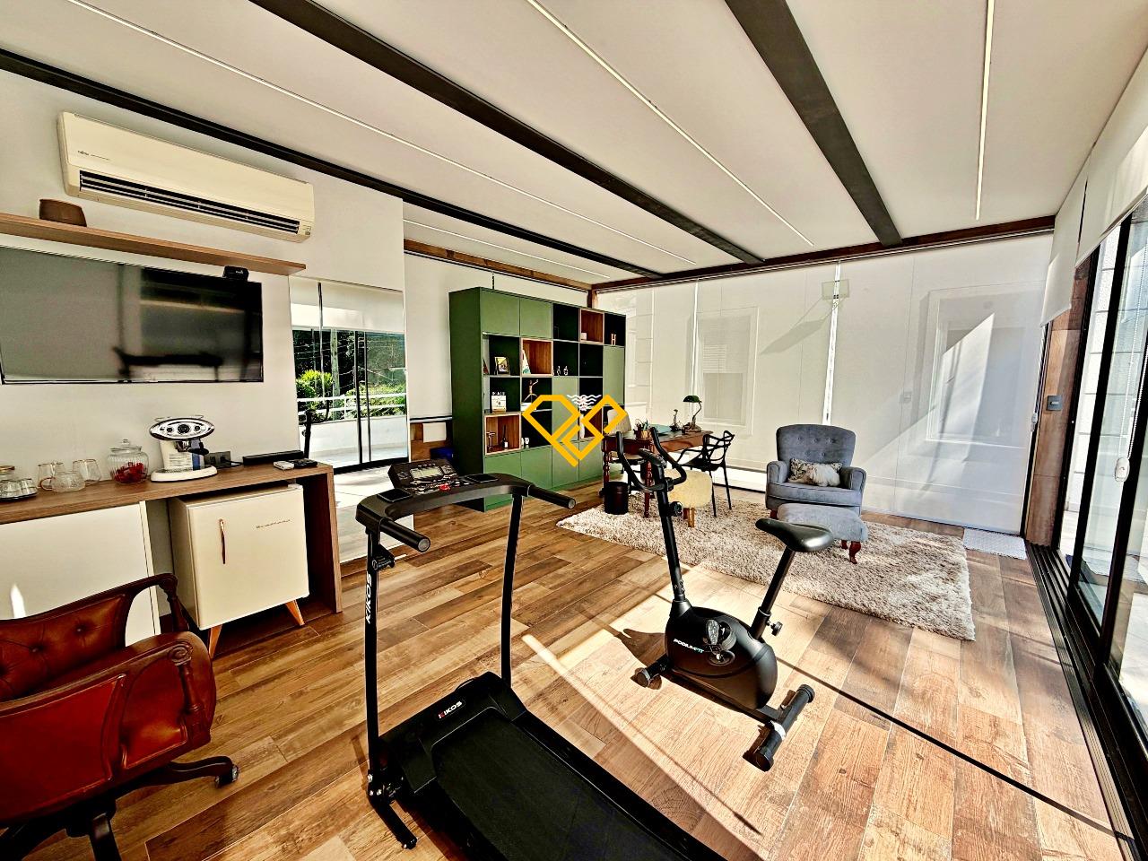 Casa à venda no Santa Terezinha: Academia e escritório