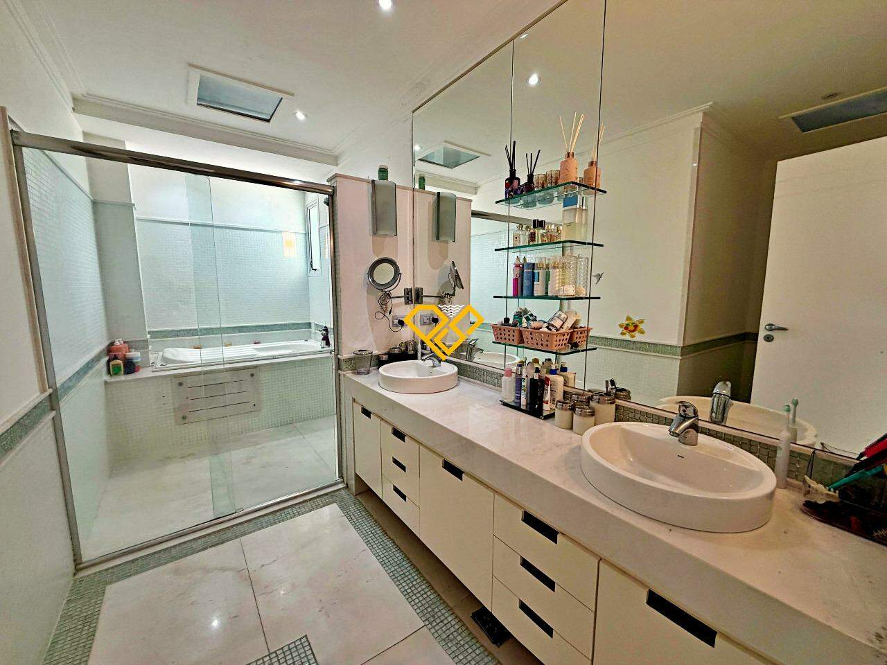 Casa à venda no Santa Terezinha: Wc suíte 1 master