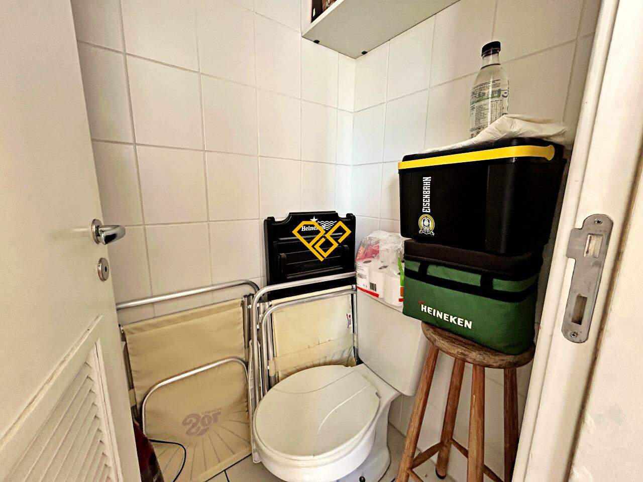 Apartamento à venda no Ponta da Praia: Wc de serviço