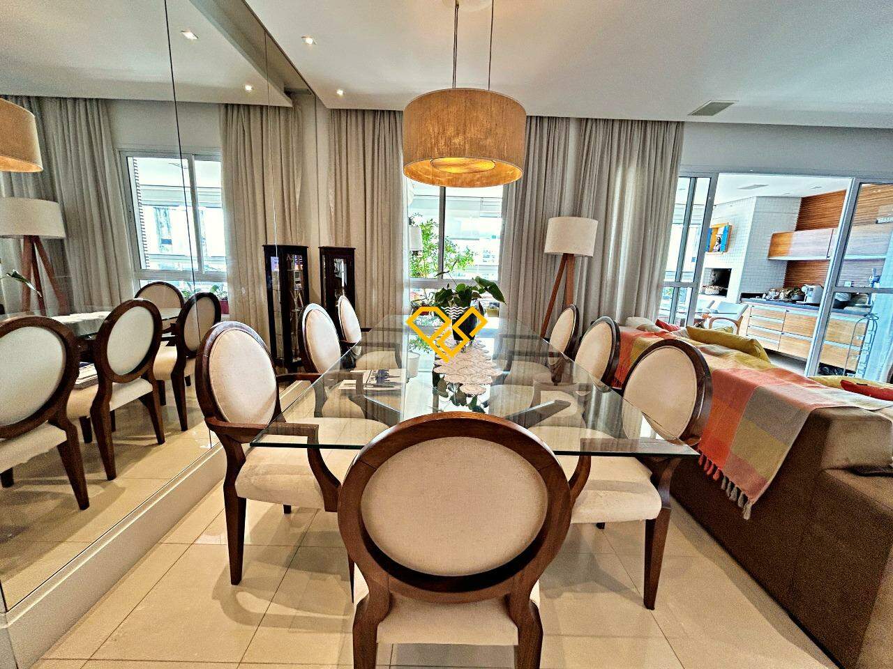 Apartamento à venda no Ponta da Praia: Sala