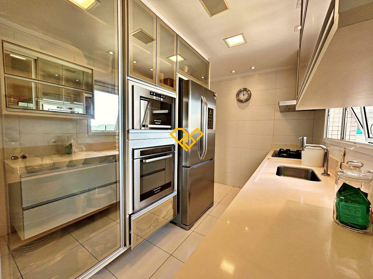 Apartamento à venda no Ponta da Praia: Cozinha