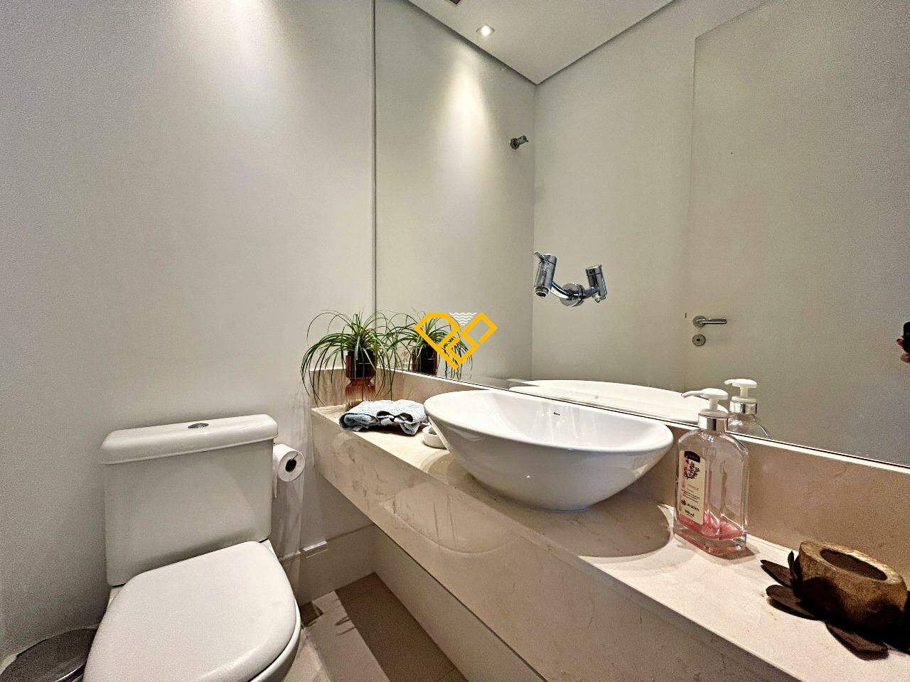 Apartamento à venda no Ponta da Praia: Lavabo