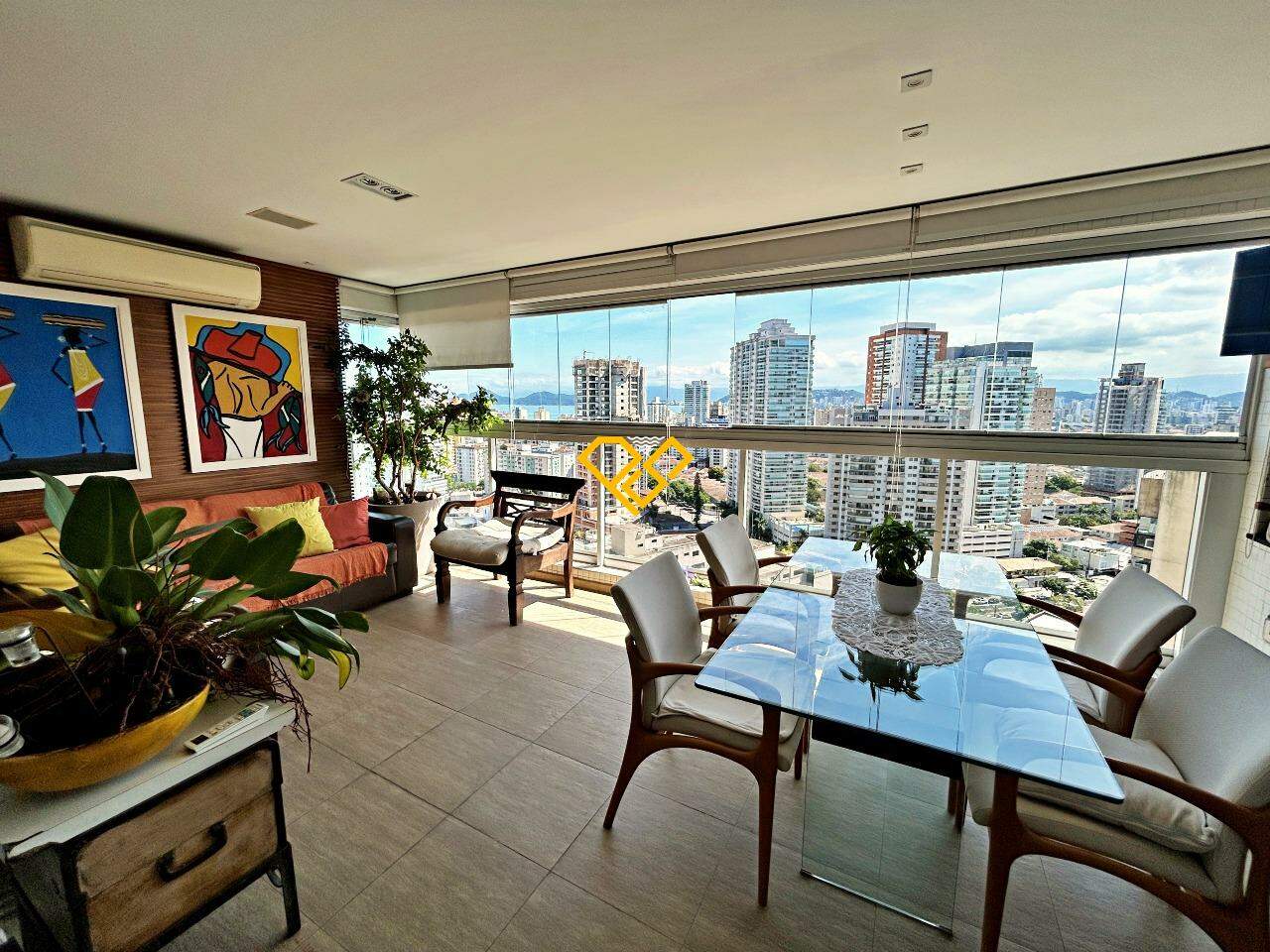 Apartamento à venda no Ponta da Praia: Varanda