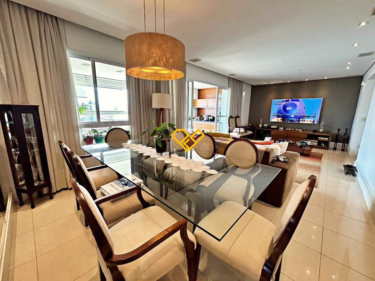 Apartamento à venda no Ponta da Praia: Sala