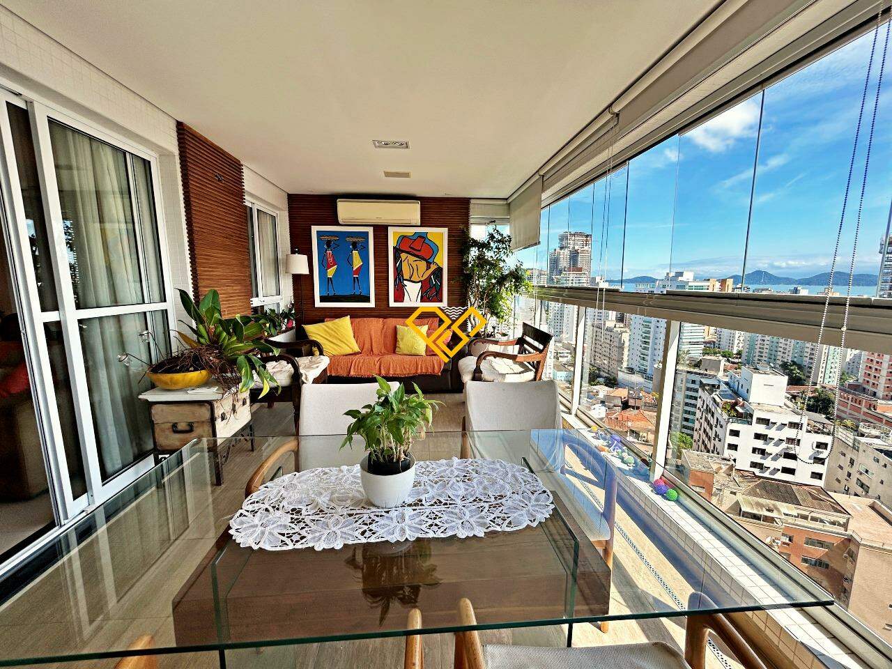 Apartamento à venda no Ponta da Praia: Varanda