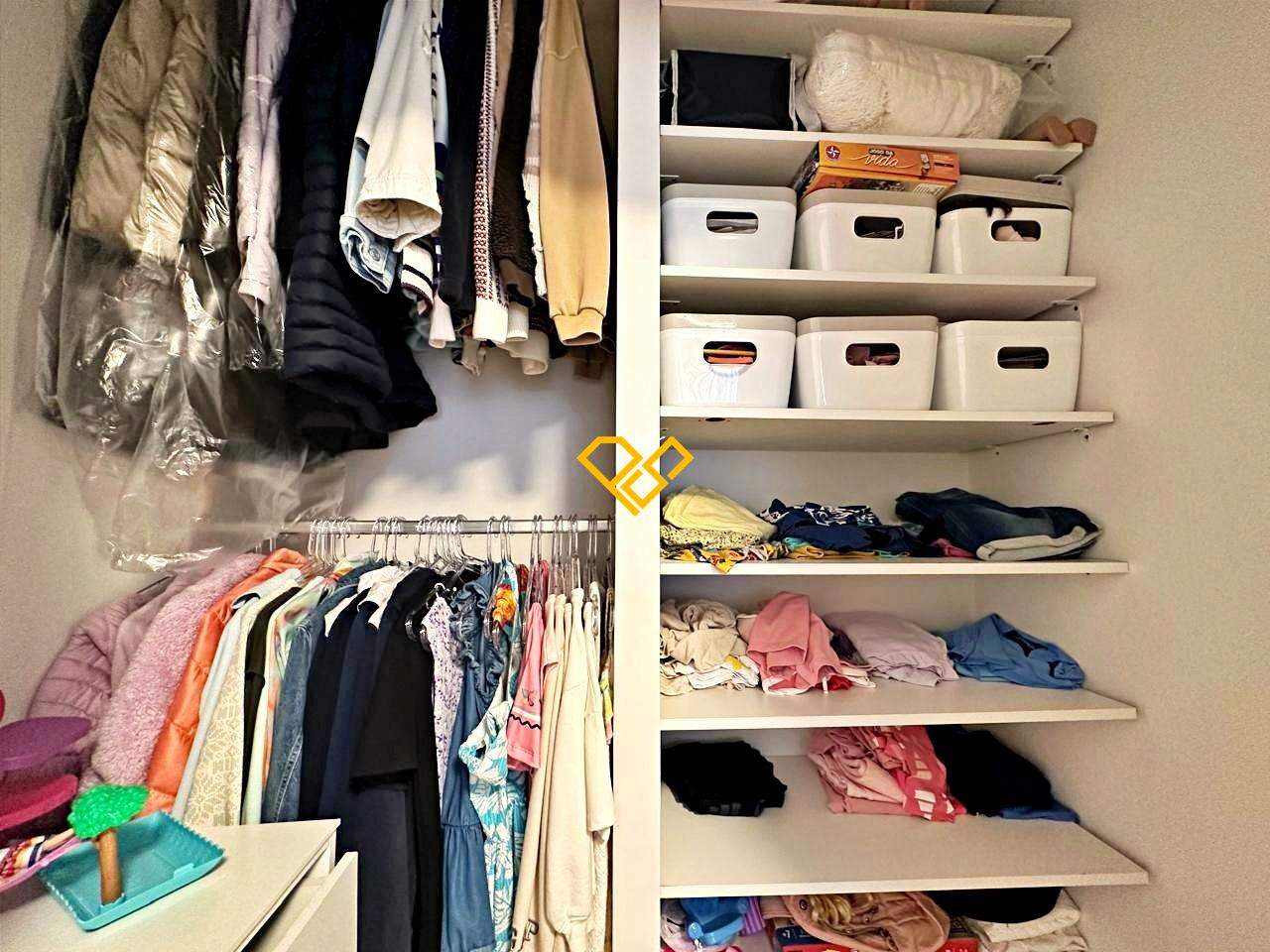Apartamento à venda no Ponta da Praia: Dormitório 2 - closet