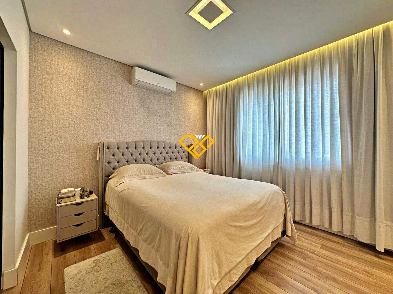 Apartamento à venda no Ponta da Praia: Dormitório 1 - suíte