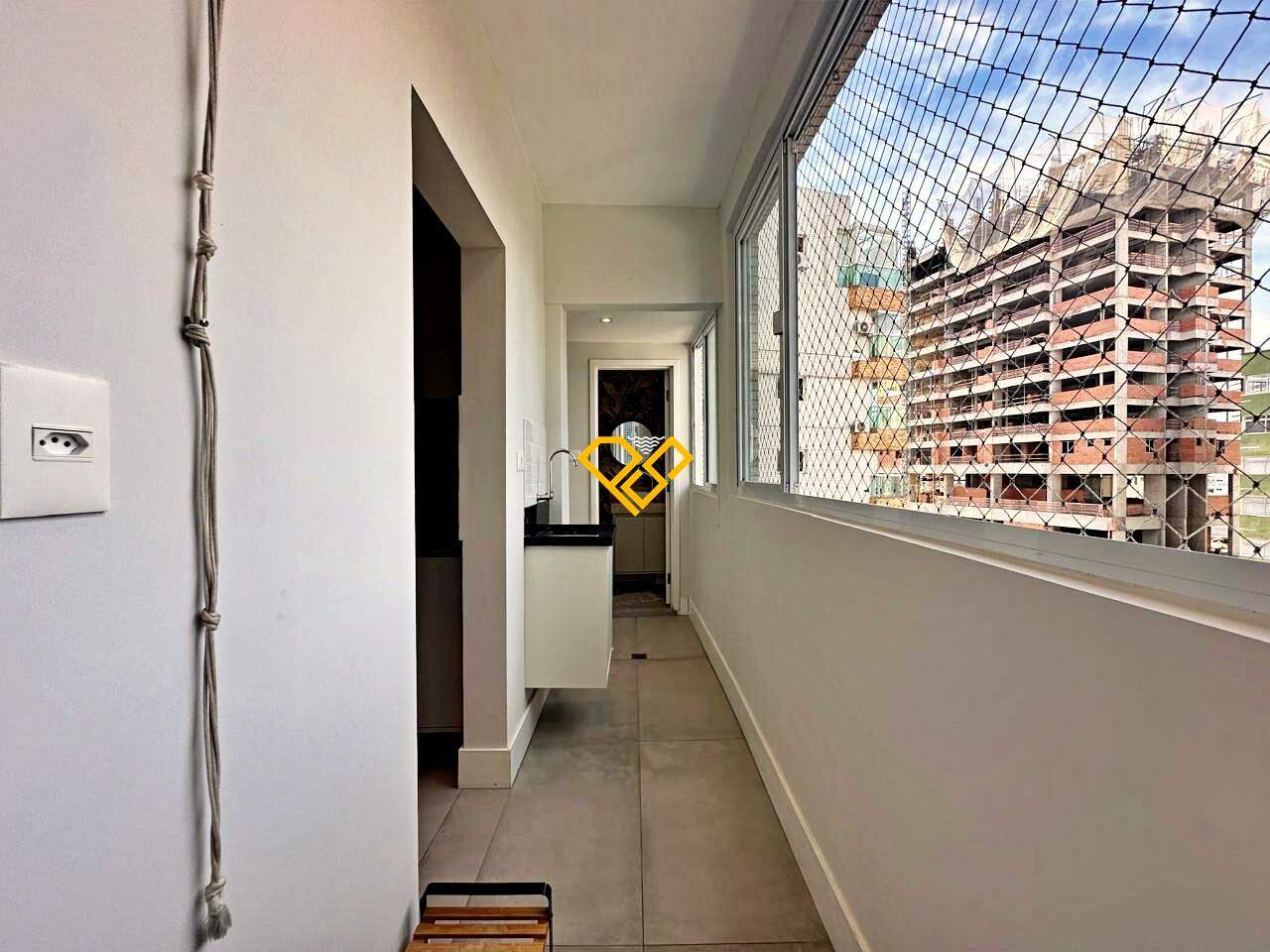 Apartamento à venda no Ponta da Praia: Área de serviço