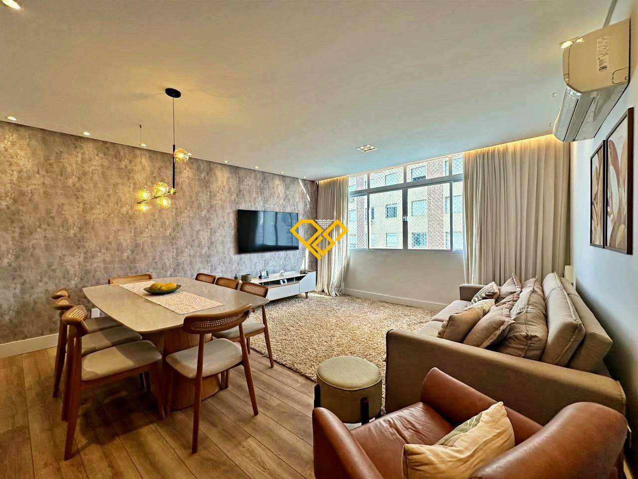 Apartamento à venda no Ponta da Praia: Sala