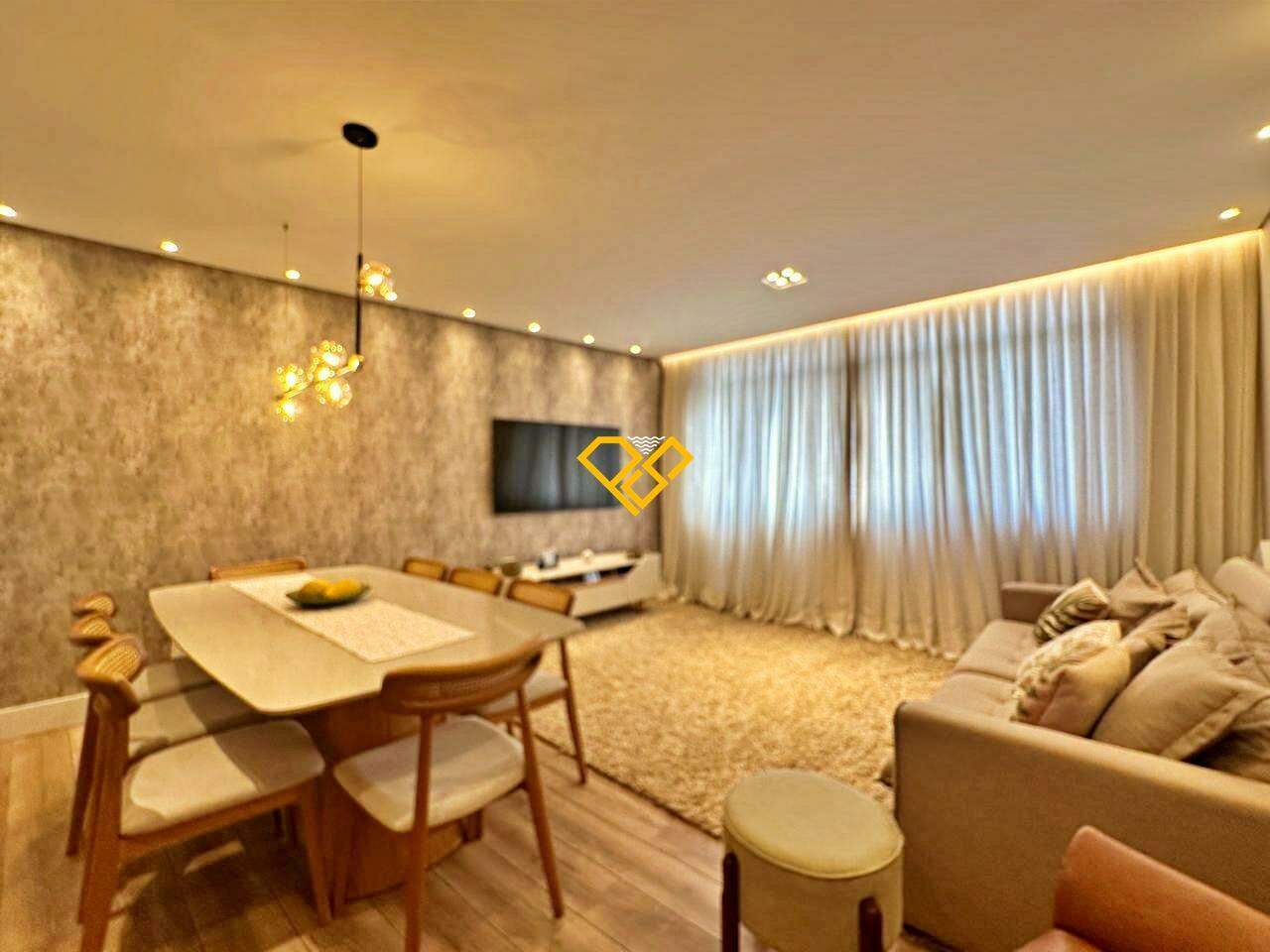 Apartamento à venda no Ponta da Praia: Sala