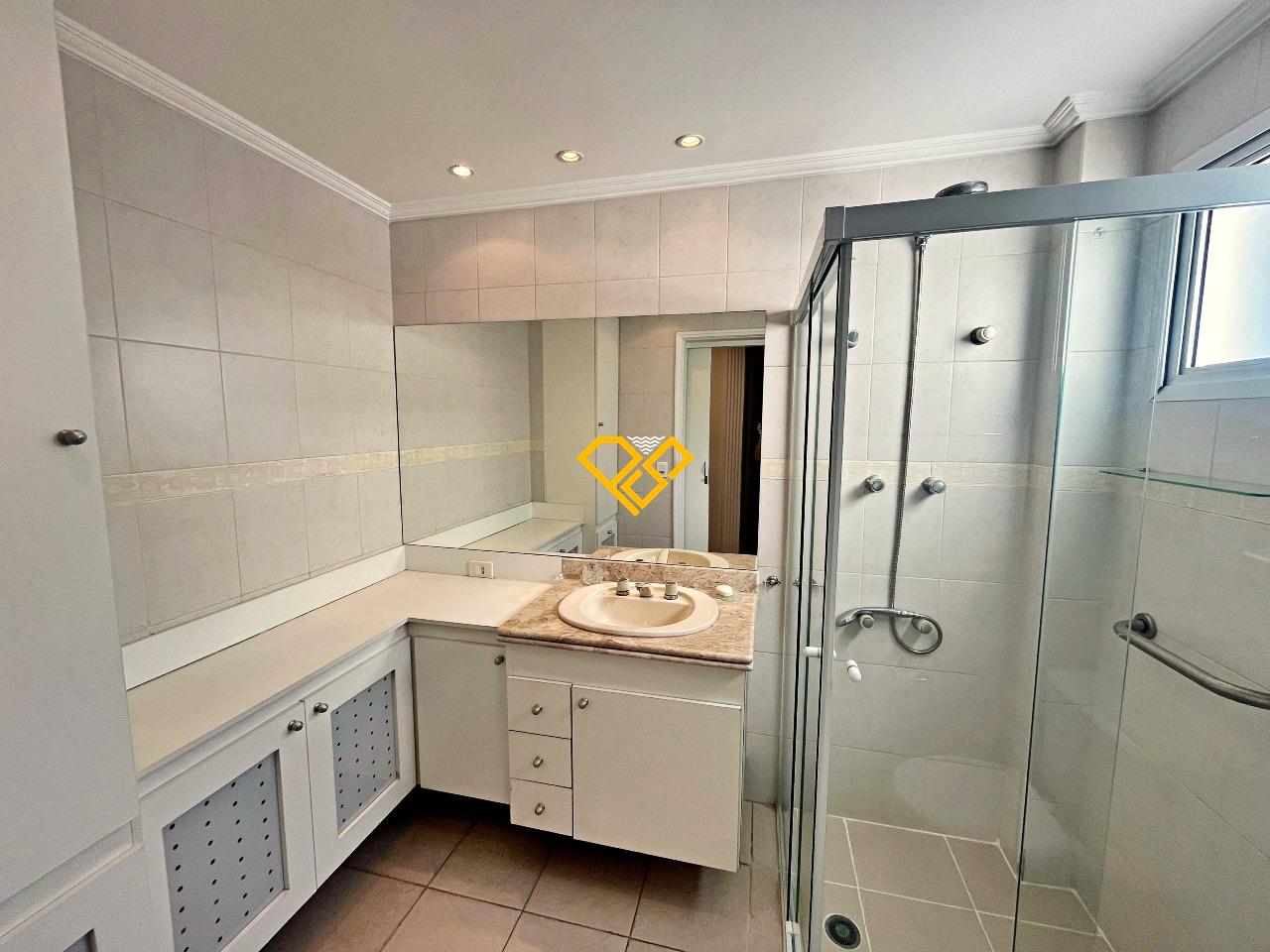 Apartamento para aluguel no Gonzaga: Wc social