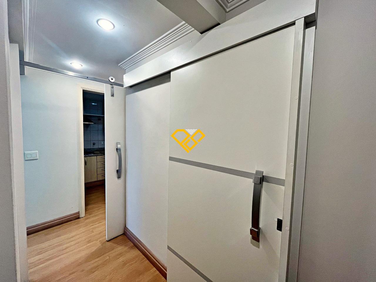 Apartamento para aluguel no Gonzaga: Corredor