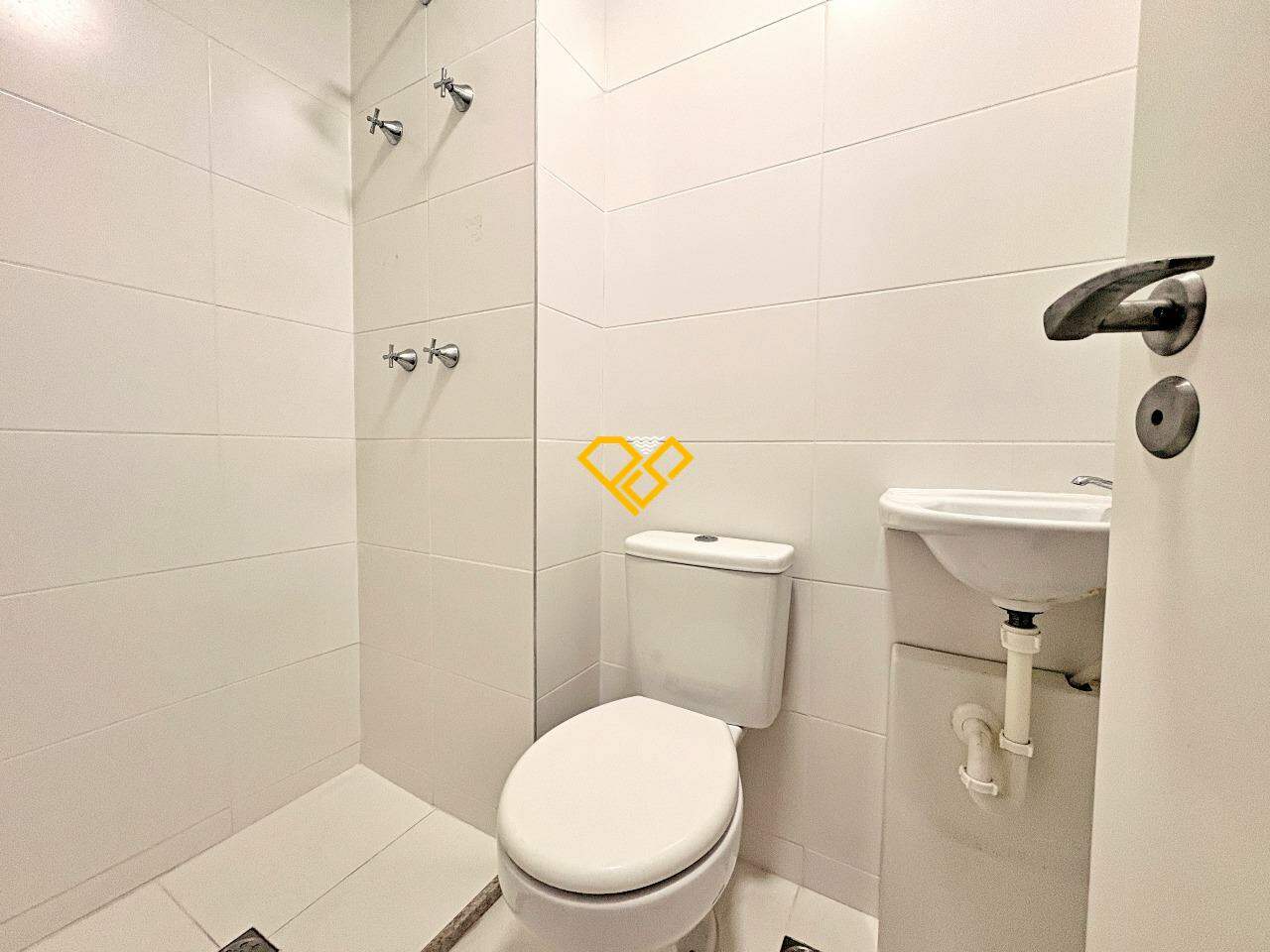 Apartamento para aluguel no Boqueirão: Wc de serviço