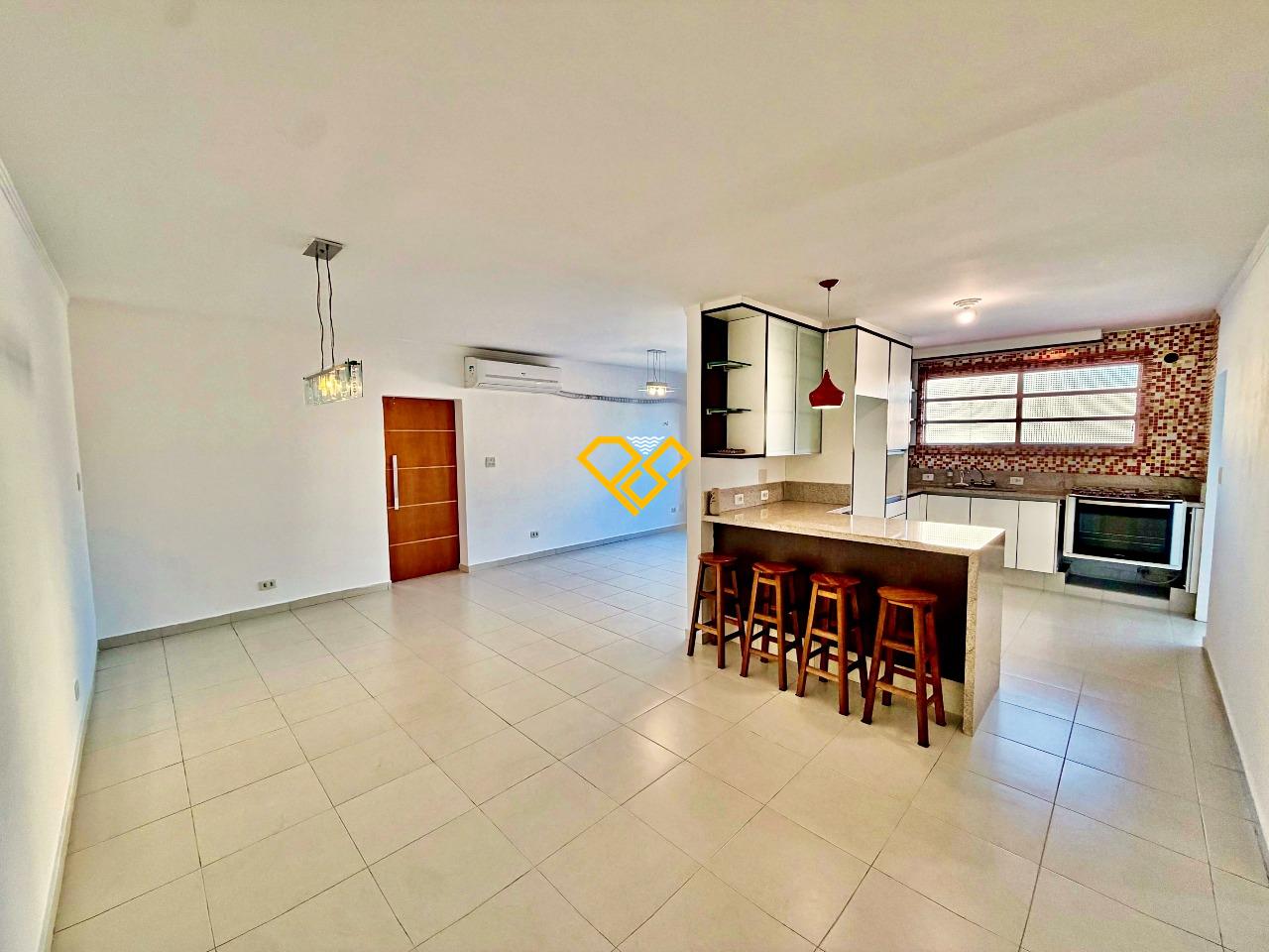 Apartamento à venda no Ponta da Praia: Sala e cozinha
