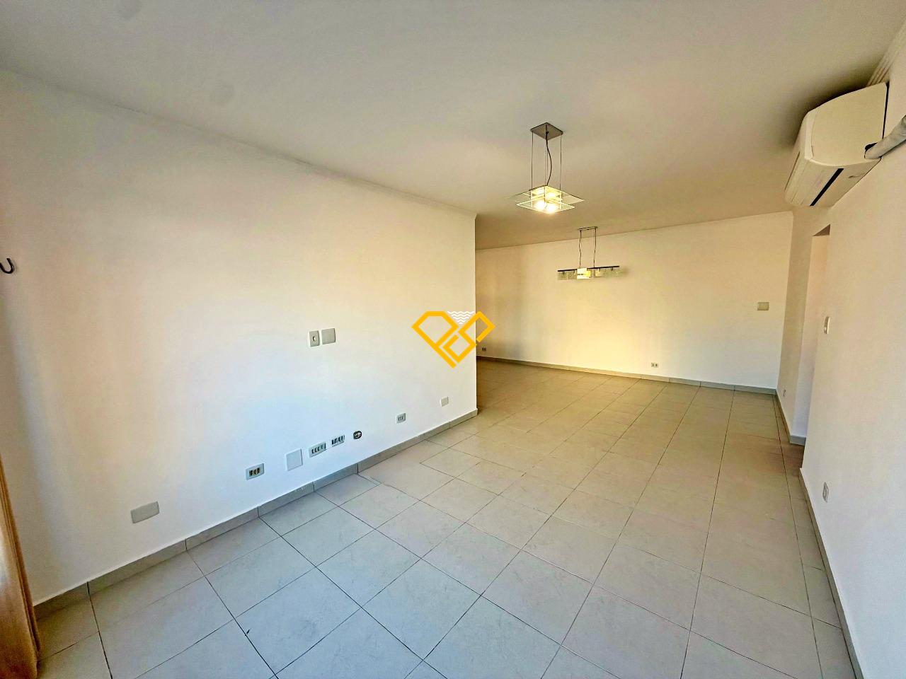 Apartamento à venda no Ponta da Praia: Sala