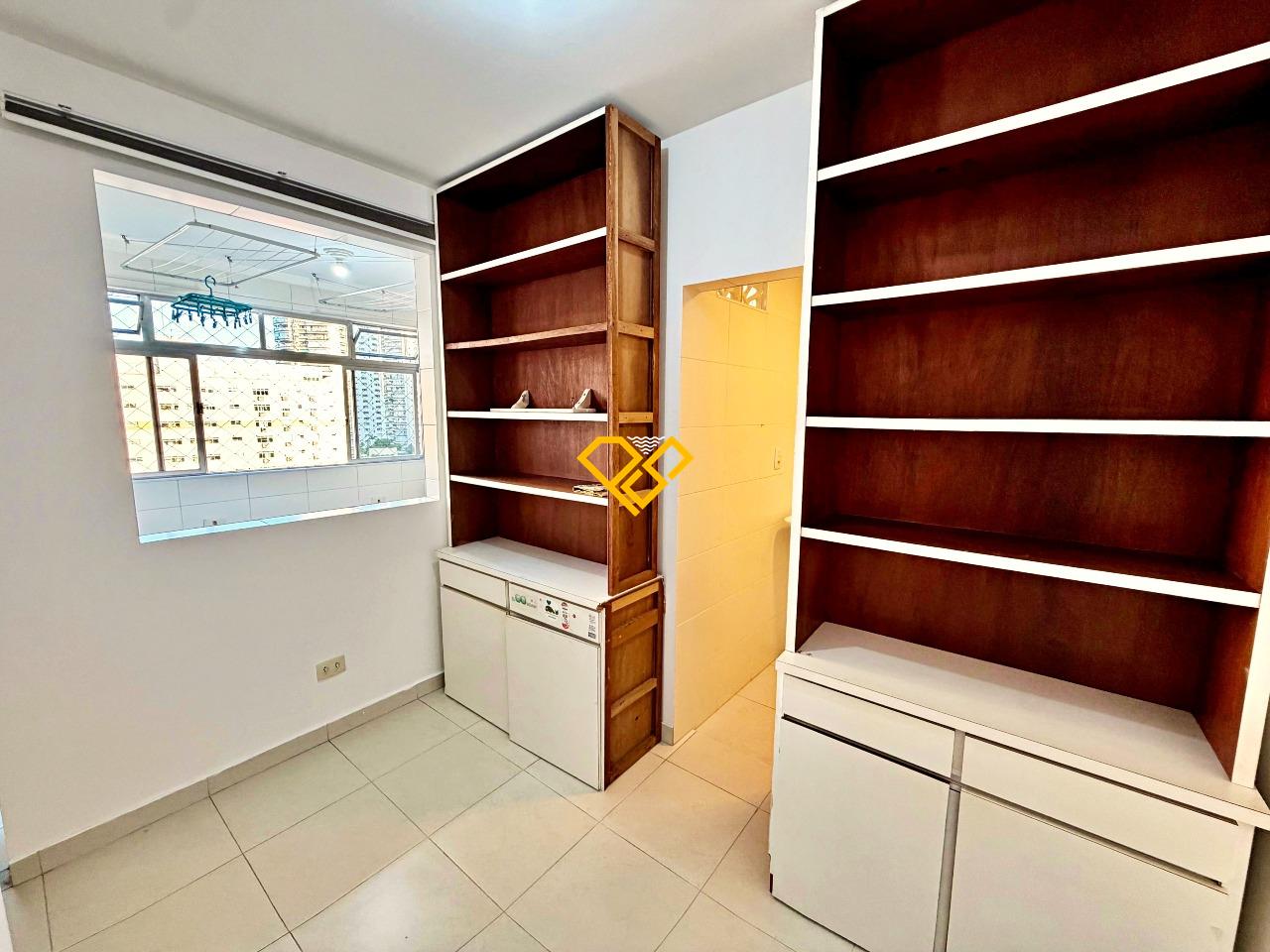 Apartamento à venda no Ponta da Praia: Dependência