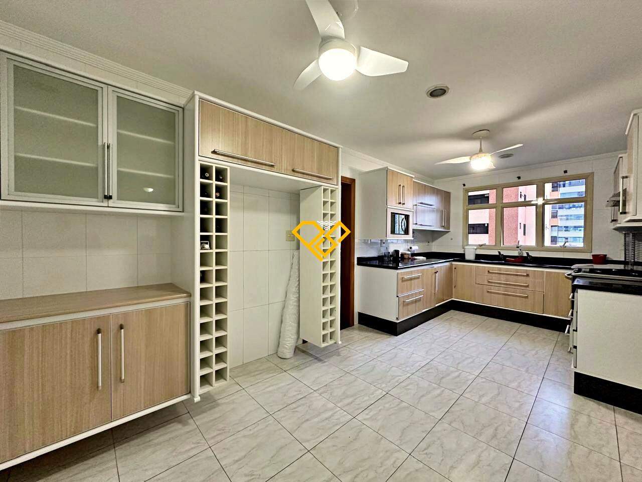 Apartamento à venda no Embaré: Cozinha