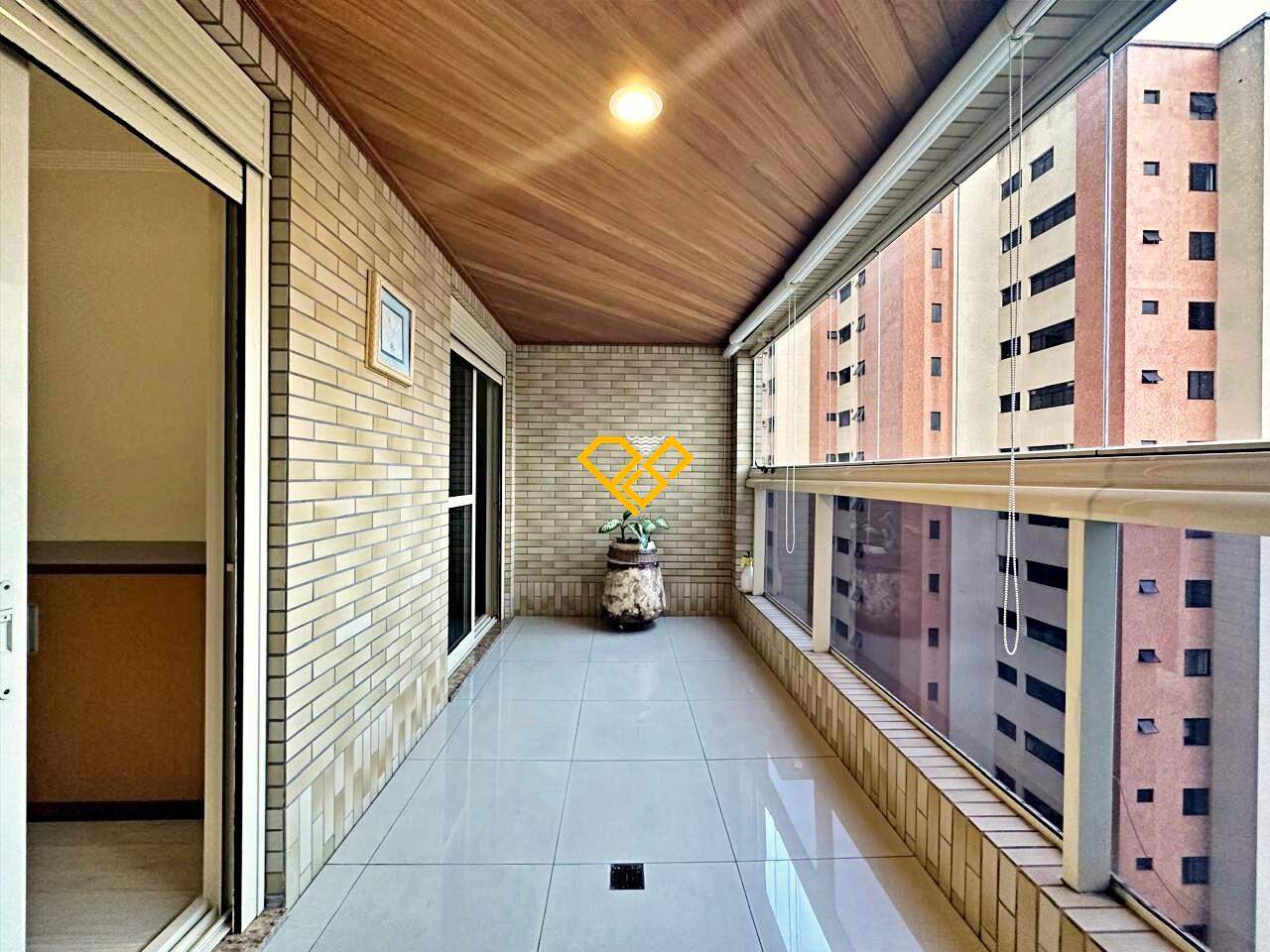 Apartamento à venda no Embaré: Varanda