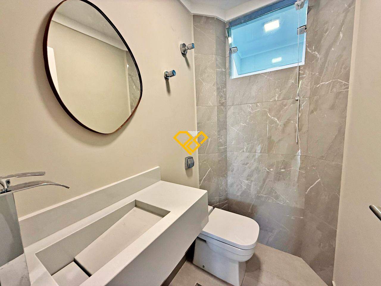 Apartamento à venda no Boqueirão: Lavabo