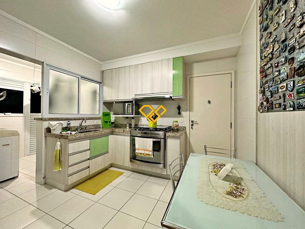 Apartamento à venda no Gonzaga: Cozinha