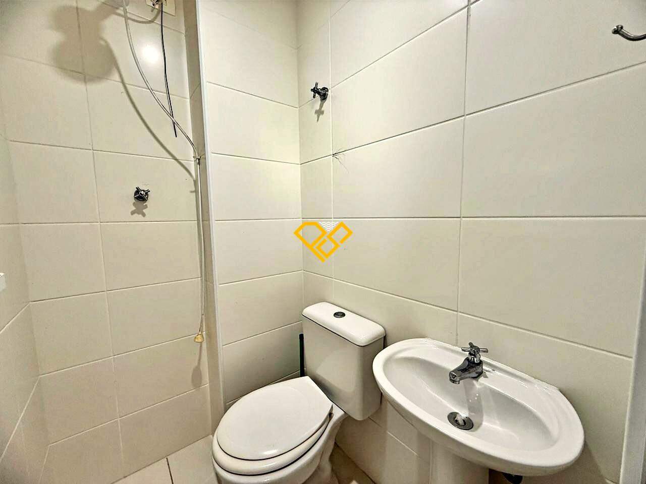 Apartamento à venda no Gonzaga: Wc de serviço