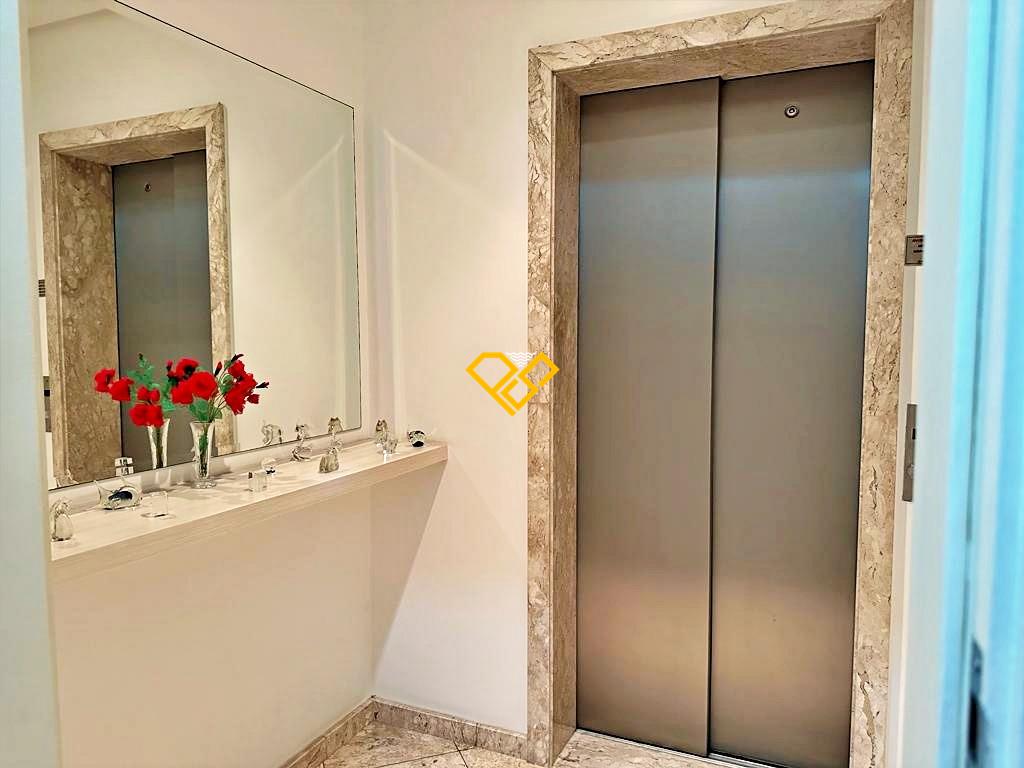 Apartamento à venda no Gonzaga: Hall privativo