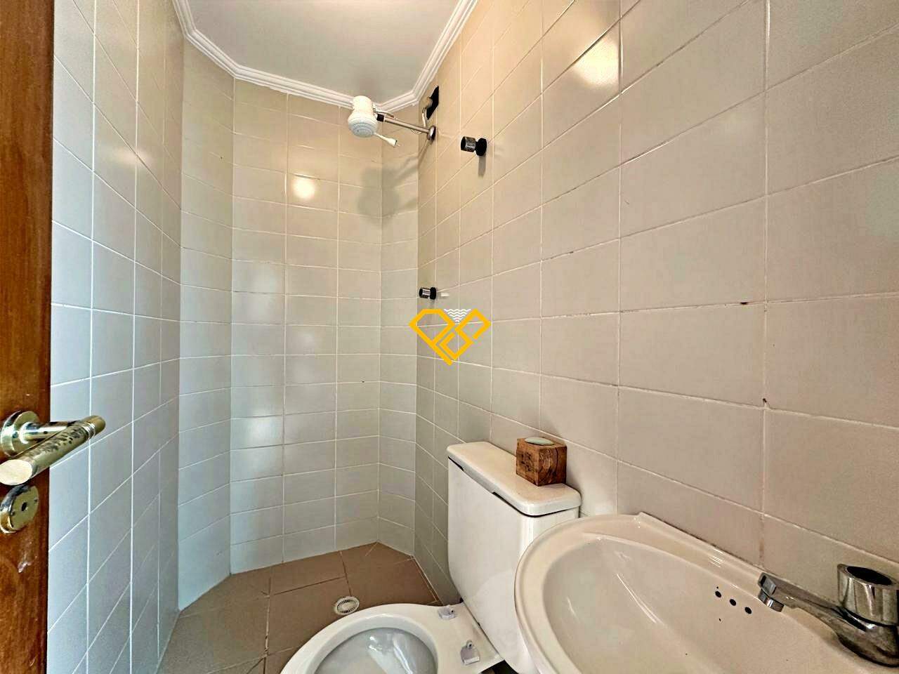 Apartamento à venda no Gonzaga: Wc de serviço