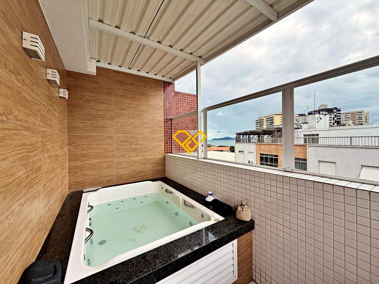 Apartamento Duplex à venda no Ponta da Praia: Hidro