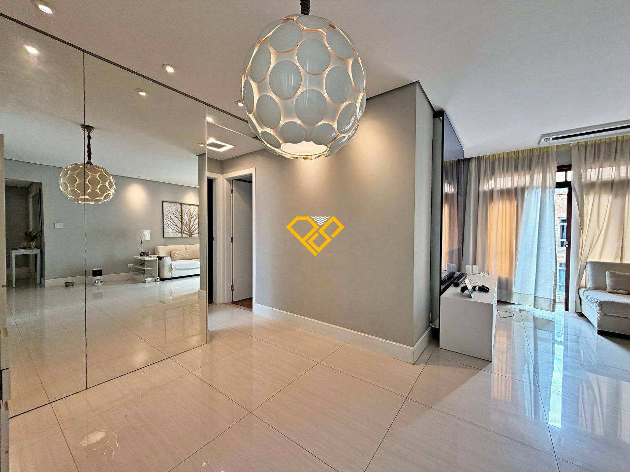 Apartamento Duplex à venda no Ponta da Praia: Sala