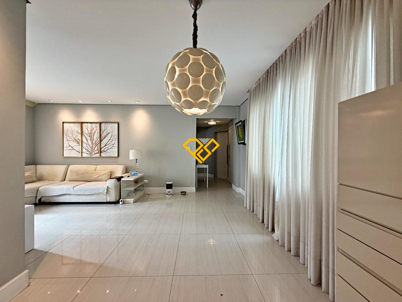 Apartamento Duplex à venda no Ponta da Praia: Sala