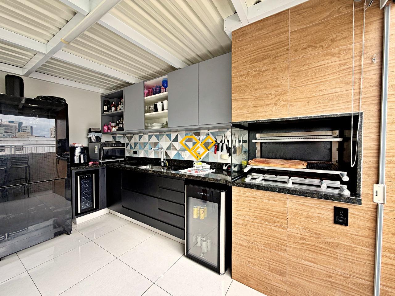 Apartamento Duplex à venda no Ponta da Praia: Área gourmet com churrasqueira