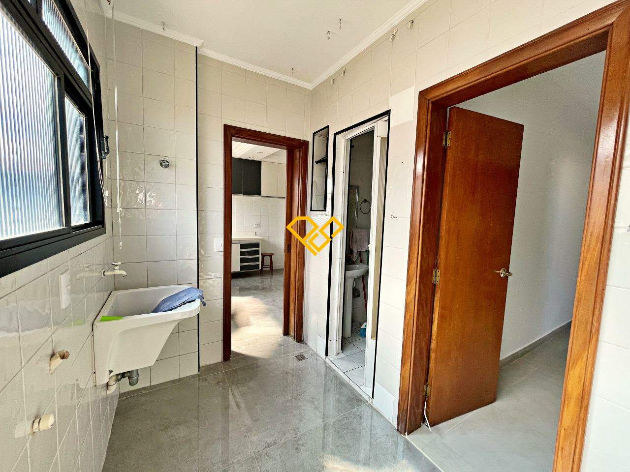 Apartamento para aluguel no Marapé: Área de serviço