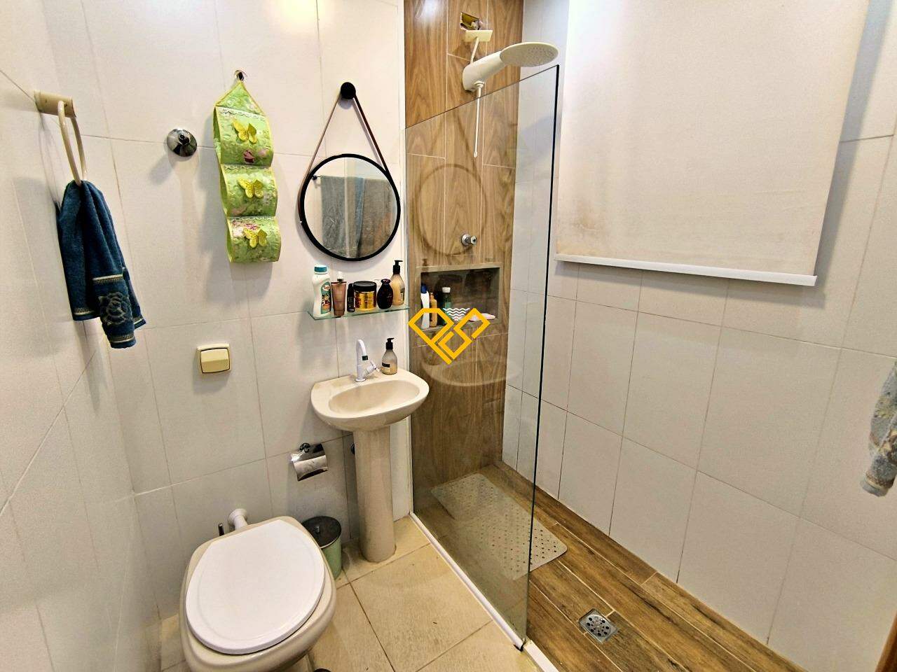 Sobrado à venda no Embaré: Wc suíte
