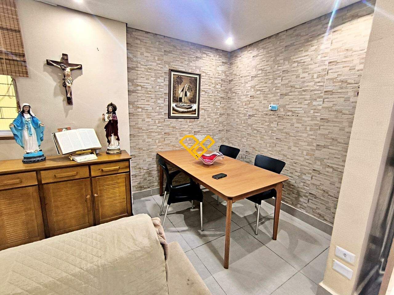 Sobrado à venda no Embaré: Sala