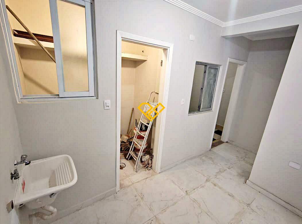 Apartamento à venda no Gonzaga: Área de serviço
