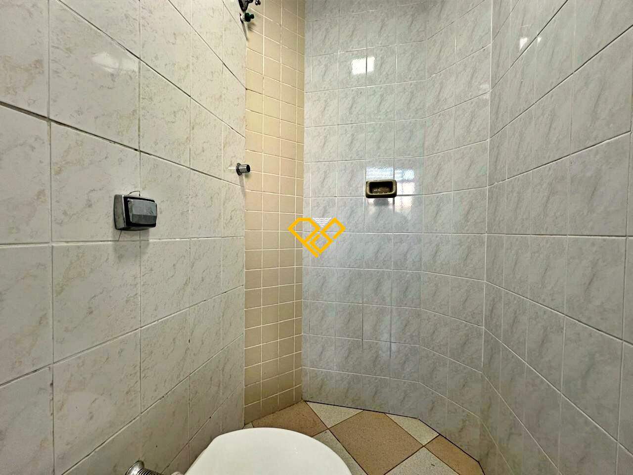 Apartamento à venda no Embaré: Wc de serviço