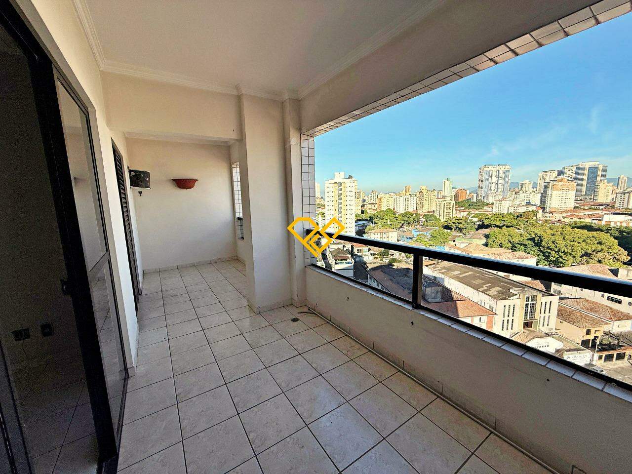 Apartamento à venda no Ponta da Praia: Varanda