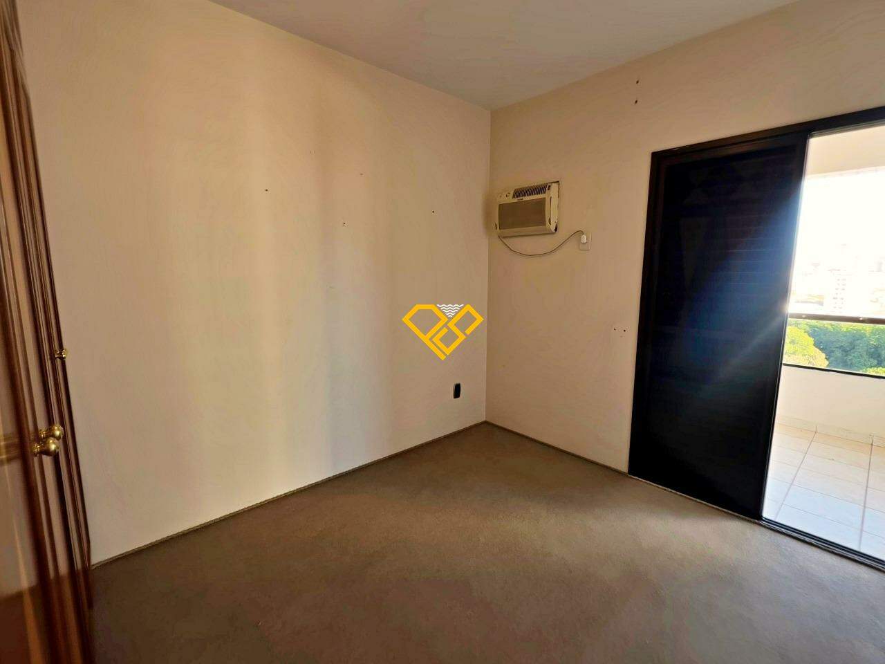 Apartamento à venda no Ponta da Praia: 